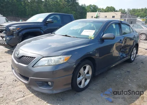 2010 Toyota Camry Se z USA, uszkodzony, nr VIN 4T1BF3EK5AU033715